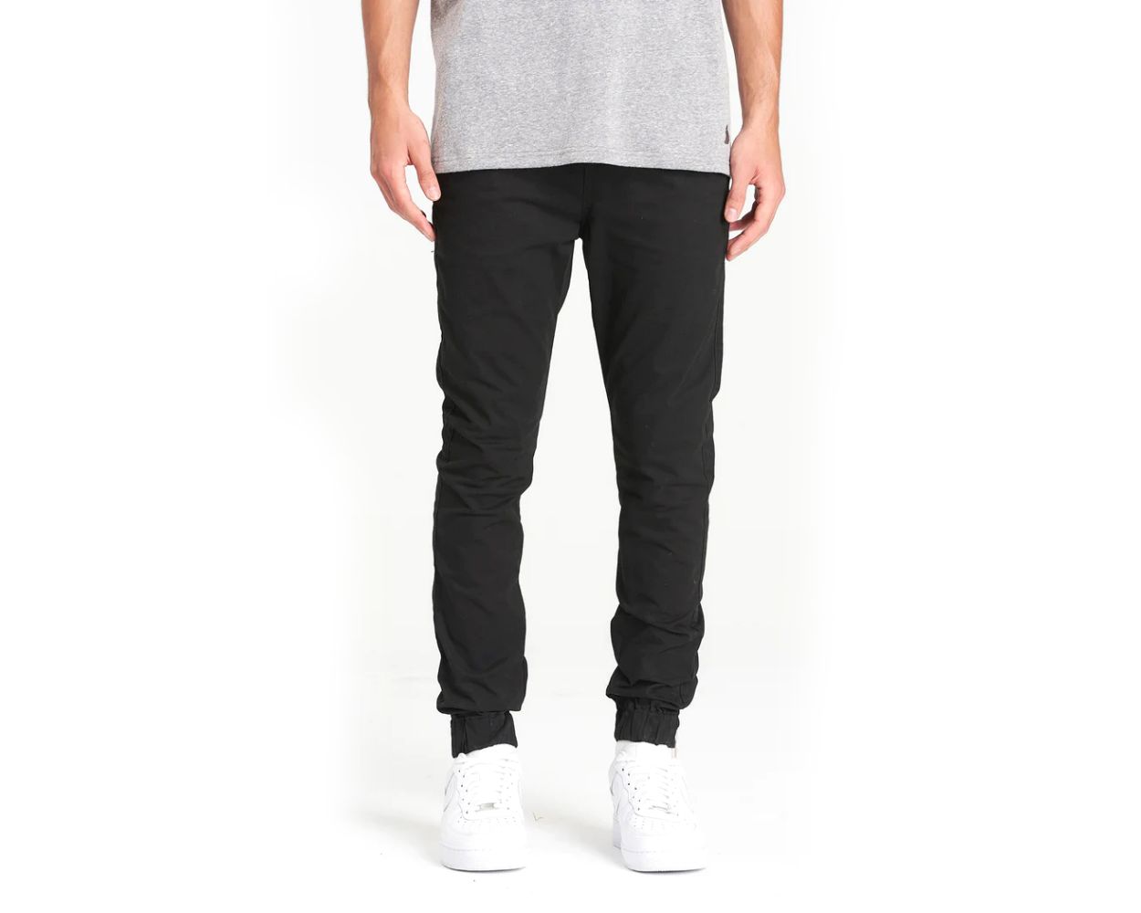 Kuwalla Midweight Chino Jogger in Black | Dr.Martens Canada