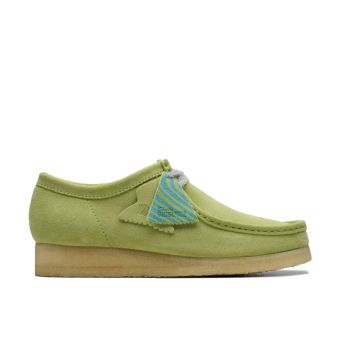 Clarks Wallabee Pale Suede in Lime