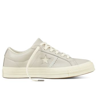 Converse One Star Piping Low Top in Pale Putty/Pale Quartz/Egret