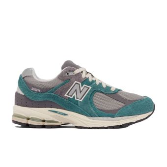 New Balance Unisex 2002R in New spruce with magnet and shadow grey