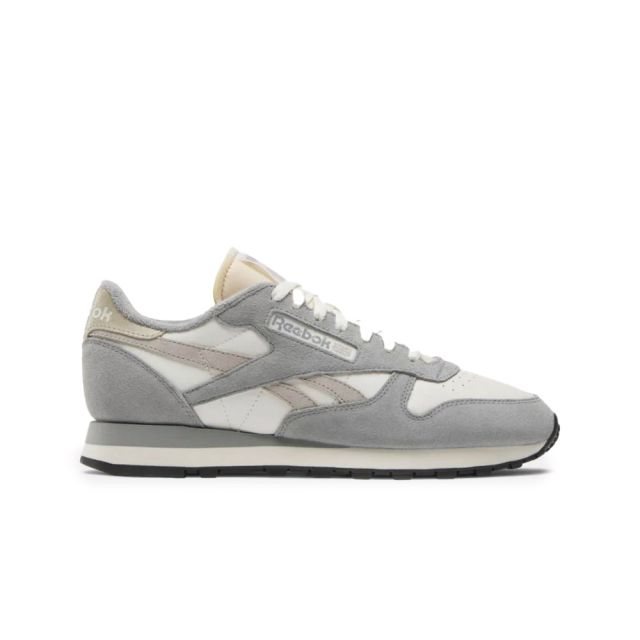 Reebok Classic Leather Shoes in Chalk/Grey 3/Moonstone