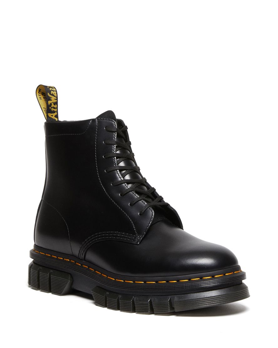 Dr. Martens Austin Grizzly in Black | UJB Canada